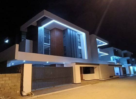 Vende-se Moradia, tipo6no bairro da costa do sol triunfo 2