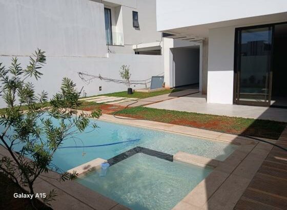 Vende-se Moradia, tipo6no bairro da costa do sol triunfo 2