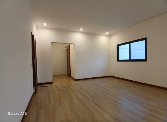 Arrenda-se vivenda, tipo4 na Zona da Dona Alice atrás do Prédio 4life