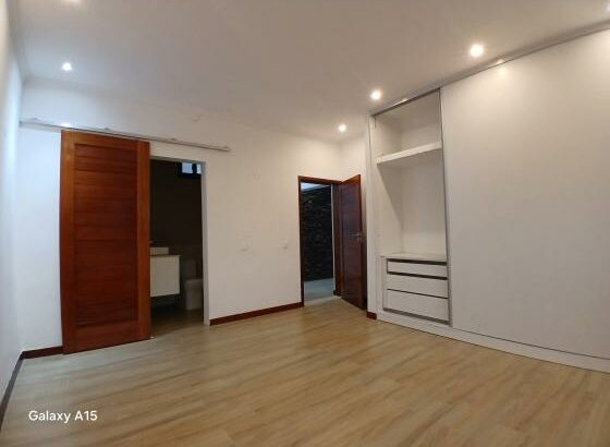 Arrenda-se vivenda, tipo4 na Zona da Dona Alice atrás do Prédio 4life