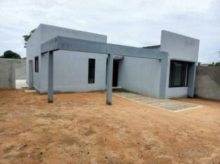 Vende-se esta vivenda, tipo3 no bairro de laulane muito próximo a Escola 10 de Novembro