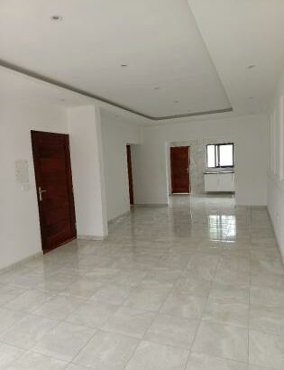 Vende-se esta vivenda, tipo3 no bairro de laulane muito próximo a Escola 10 de Novembro