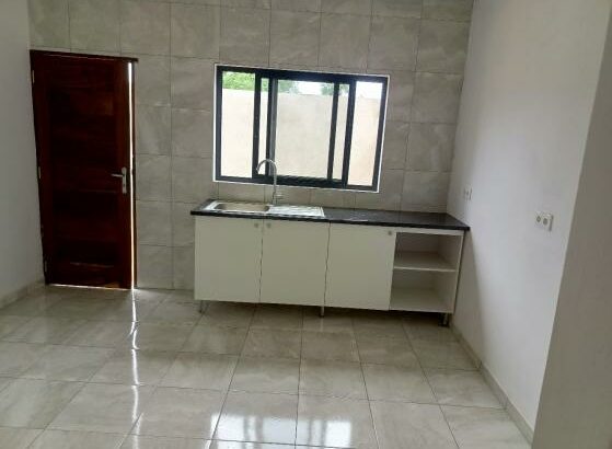 Vende-se esta vivenda, tipo3 no bairro de laulane muito próximo a Escola 10 de Novembro