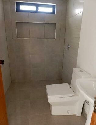 Vende-se esta vivenda, tipo3 no bairro de laulane muito próximo a Escola 10 de Novembro