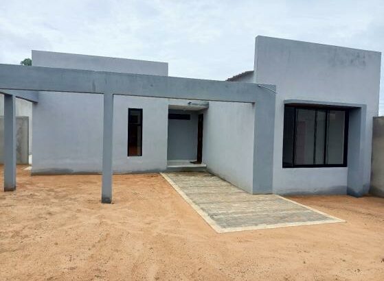 Vende-se esta vivenda, tipo3 no bairro de laulane muito próximo a Escola 10 de Novembro