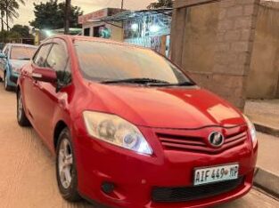 Toyota Auris 2011 Start a botão