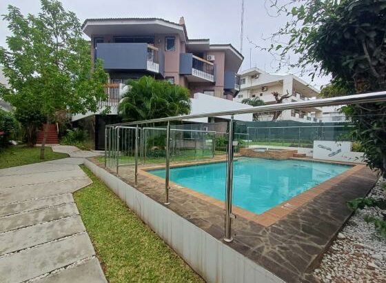 ARRENDA-SE MORADIA T5, 1 SUÍTE, 6WC, PISCINA, JARDIM E ESTACIONAMENTO PARA 5 VIATURAS. 
BAIRRO DA SOMMERSCHIELD PRÓXIMO À ANTIGA EMBAIXADA DOS EUA.