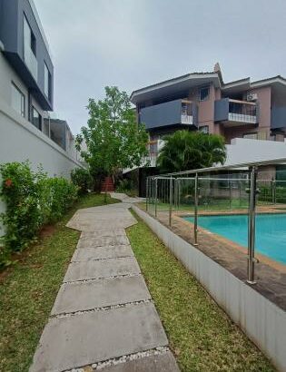 ARRENDA-SE MORADIA T5, 1 SUÍTE, 6WC, PISCINA, JARDIM E ESTACIONAMENTO PARA 5 VIATURAS. 
BAIRRO DA SOMMERSCHIELD PRÓXIMO À ANTIGA EMBAIXADA DOS EUA.