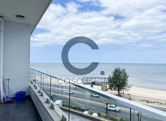 Arrenda-se Apartamento T3 Mobilado, Vista Mar, no Condomínio Deco Assus, Av. Da Marginal.