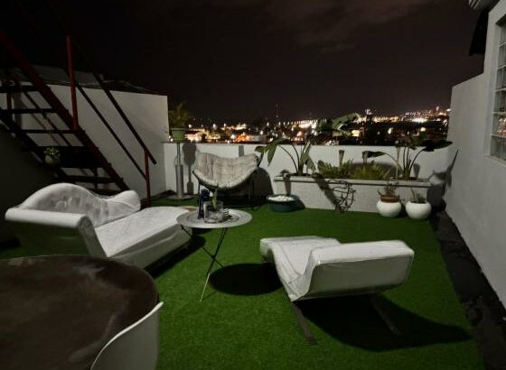 ARRENDA-SE APARTAMENTO T2 MOBILADO NO CONDOMÍNIO JOSS VILLAGE.