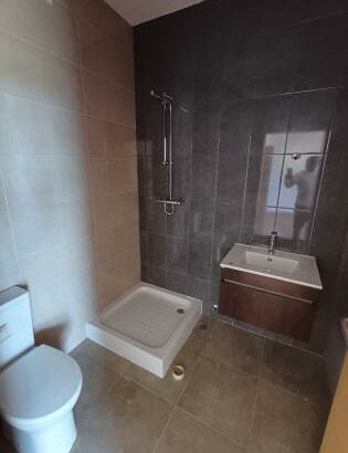 Arrenda se apartamento novo tipo 3 com suite mais 2wc no condominio do zimperto tem piscina comum e park infantil