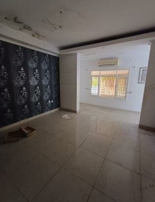 Vende se moradia vivenda nova tipo 5 com anexos cave, garagem quintal no bairro central   na avenida emilia dausse proximo da vladmir lenine