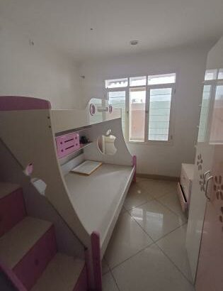 Vende se moradia vivenda nova tipo 5 com anexos cave, garagem quintal no bairro central   na avenida emilia dausse proximo da vladmir lenine