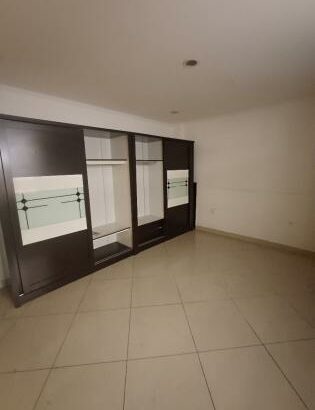 Vende se moradia vivenda nova tipo 5 com anexos cave, garagem quintal no bairro central   na avenida emilia dausse proximo da vladmir lenine