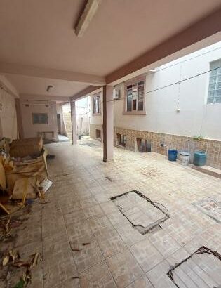 Vende se moradia vivenda nova tipo 5 com anexos cave, garagem quintal no bairro central   na avenida emilia dausse proximo da vladmir lenine