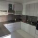 ARRENDA-SE APARTAMENTO DUPLEX T-3, SUITE, COZINHA MODERNA EQUIPADA, NO TRIUNFO A 120.000 MTS