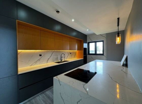 ARRENDA-SE APARTAMENTO DUPLEX T-3, SUITE, COZINHA MODERNA EQUIPADA, NO TRIUNFO A 120.000 MTS