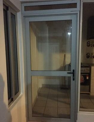 Arrenda-se Moradia independente T3 quartos suíte num condomínio fechado de 19 casas na Matola rio.