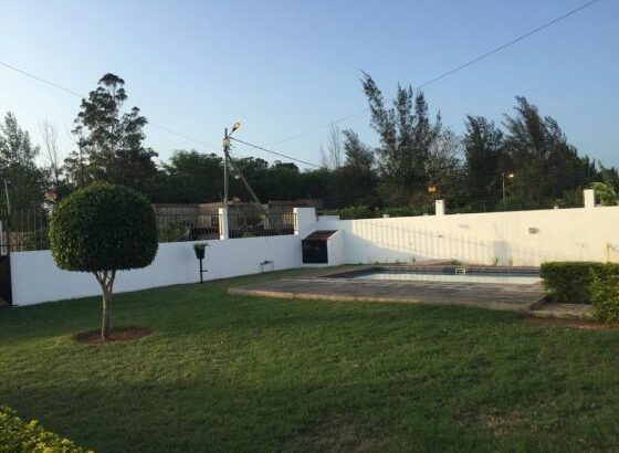 Arrenda-se Moradia independente T3 quartos suíte num condomínio fechado de 19 casas na Matola rio.