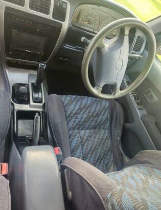 Toyota Hilux Surf à Venda – Robustez, Conforto e Confiança