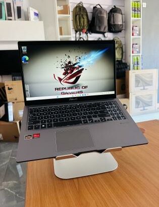 Atenção a Promoção de Dezembro Lap Top Gráfico ,Asus VivoBook X515D Graphical Machine |AMD Ryzen 7 3700U 2.30 GHZ|8 GBDDR4 SDRAM | 512 GB SSD |   Grap