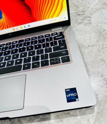 Dell Latitude 5430 13.3” i7 12th 16GB RAM 512GB SSD