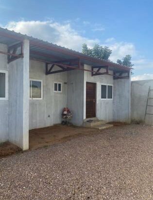 Guest House a Venda – Oportunidade de INVESTIMENTO. Vendo condomínio de 5 casas T2 – Excelente oportunidade para investimento