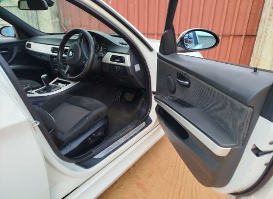 Vendo BMW 320i
Super clean
Motor seco
Ac on