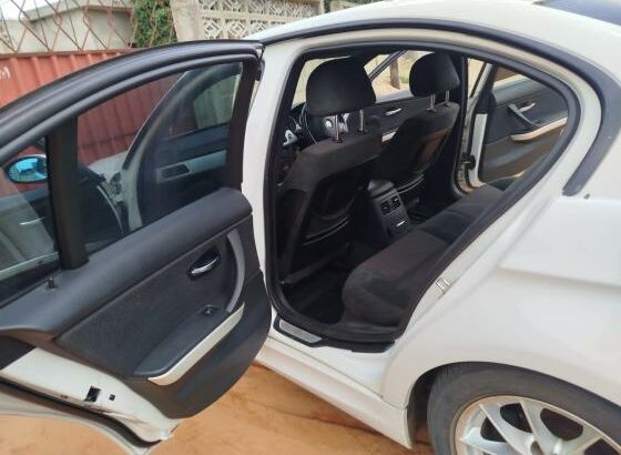 Vendo BMW 320i
Super clean
Motor seco
Ac on