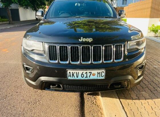 Vendo Modelo: *Jeep Grand Cherokee*
Linha de luxo
Quilometragem: 130.712 km
Cilindrada: 3.6cc