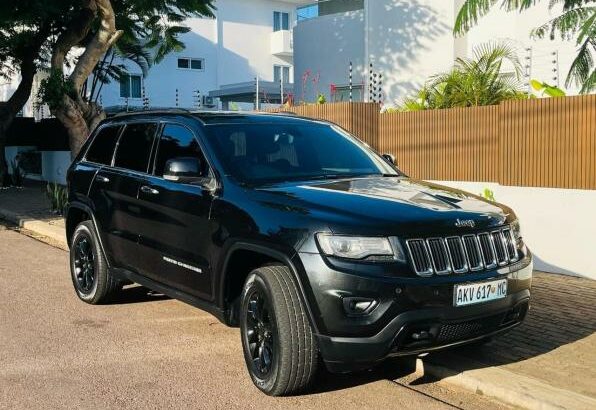 Vendo Modelo: *Jeep Grand Cherokee*
Linha de luxo
Quilometragem: 130.712 km
Cilindrada: 3.6cc
