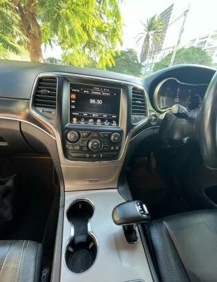 Vendo Modelo: *Jeep Grand Cherokee*
Linha de luxo
Quilometragem: 130.712 km
Cilindrada: 3.6cc