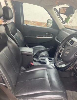 JEEP CHEROKEE A VENDA