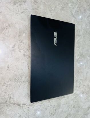 Lap Top gráfico Asus ZenBook UX42UA| AMD RYZEN 5  5500U 2.10 GHZ (12CPUs)|8GBDDR4 SDRAM | 512  GB SSD | 14” AMD Radeon Graphics 1GB|Bateria Excelente