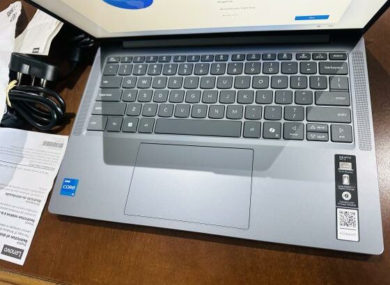 Lap Top Novinho em Promoção Zerinho nunca usado Aproveite  Lenovo Ideapad Slim 3-14IRH10 intel Core i5-13420H 2.10 GHZ , 8 GB DDR5 SDRAM , 512 GB SSD