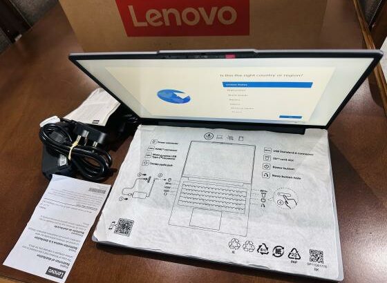 Lap Top Novinho em Promoção Zerinho nunca usado Aproveite  Lenovo Ideapad Slim 3-14IRH10 intel Core i5-13420H 2.10 GHZ , 8 GB DDR5 SDRAM , 512 GB SSD