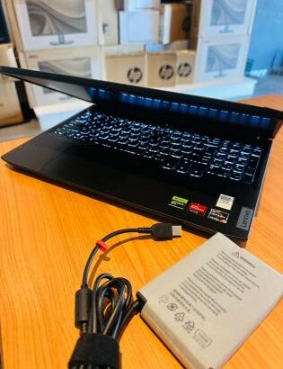 Lenovo Ideapad 3 Gamer 15.6” AMD Ryzen 5 5500H 32GB RAM 1TB SSD AMD Graphics 4GB e Nvidia GeForce RTX 2050 4GB Total 8GB