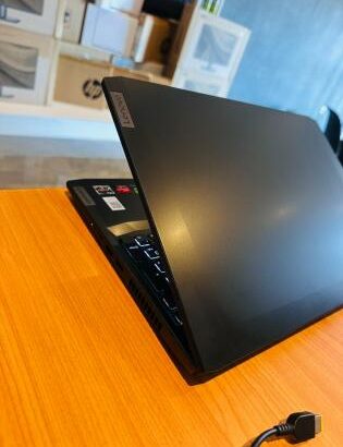 Lenovo Ideapad 3 Gamer 15.6” AMD Ryzen 5 5500H 32GB RAM 1TB SSD AMD Graphics 4GB e Nvidia GeForce RTX 2050 4GB Total 8GB