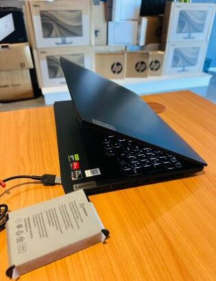Lenovo Ideapad 3 Gamer 15.6” AMD Ryzen 5 5500H 32GB RAM 1TB SSD AMD Graphics 4GB e Nvidia GeForce RTX 2050 4GB Total 8GB