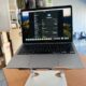 MacBook Air 2020 Retina Display  Processador: M1 , 8GB Ram ,256 GB SSD , 13.3 inch Display,MacOs Sonoma version 14.8 , Bateria Excellent + Carregador