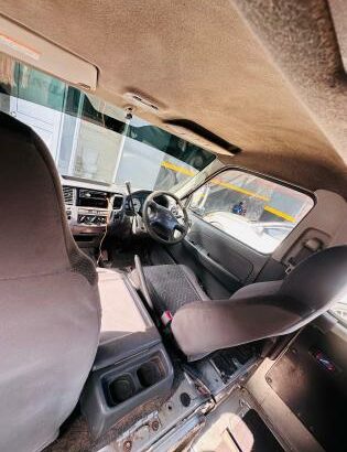 Nissan caravan 15 lugares pago sem problemas mecânicos