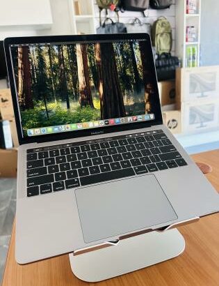Promoção da Semana  MacBook Pro 2018 | Core I5 2.30 GHZ | 8GB |256GB SSD | 13.3” Retina Display | 💰Preço :37.500.00MT