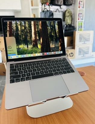 Promoção da Semana  MacBook Pro 2018 | Core I5 2.30 GHZ | 8GB |256GB SSD | 13.3” Retina Display | 💰Preço :37.500.00MT