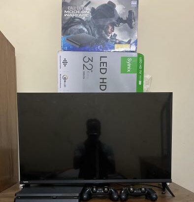 PS4 SLIM 500GB+2Joys+Cabo de Power+15 Jogos+ Tv Synix 32” Com caixa