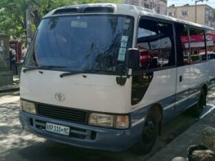 Vendo Toyota Coaster, Motor 13B, 26 Lugares