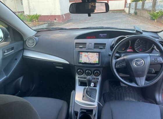 recem chegado MAZDA AXELA SPORT