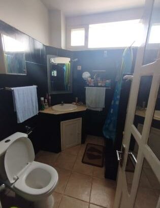 Vende-se Apartamento T3 2wcs, moderna, 3⁰ andar último num prédio curto no bairro da Coop, rua da França