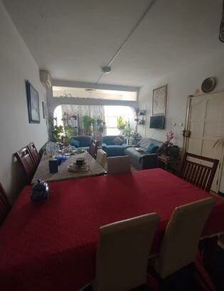 Vende-se Apartamento T3 2wcs, moderna, 3⁰ andar último num prédio curto no bairro da Coop, rua da França