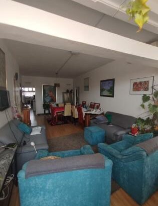 Vende-se Apartamento T3 2wcs, moderna, 3⁰ andar último num prédio curto no bairro da Coop, rua da França