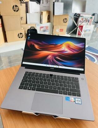 Lap Top Semi Novo com 06 Meses de Garantia Huawei MateBook D15  | Core I5-1135G7 2.40 GHZ | 8GB DDR4 SDRAM |512 GB SSD  | 15.6”Display |Intel Irex Xe